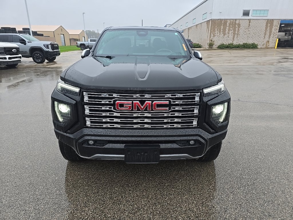 Used 2024 GMC Canyon Denali AWD/4WD image 2