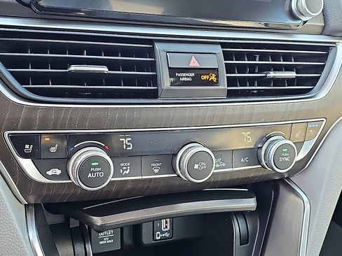 Used 2019 Honda Accord Touring image 15