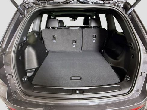 New 2025 Jeep Grand Cherokee Laredo image 24