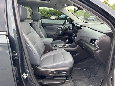 Used 2019 Chevrolet Traverse Premier w/ Driver Confidence II Package FWD image 26