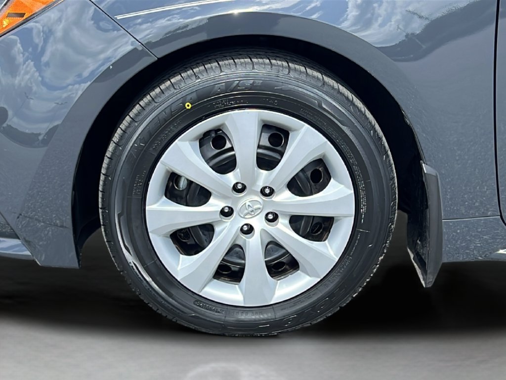 Used 2024 Toyota Corolla LE FWD image 24