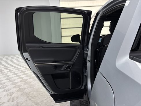 Used 2023 Rivian R1T Adventure image 17