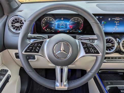New 2026 Mercedes-Benz GLB 250 250 image 19