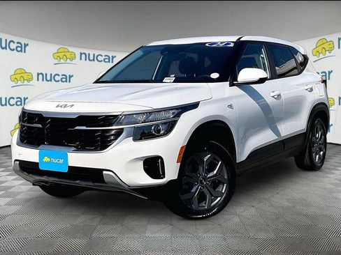 Used 2024 Kia Seltos LX AWD/4WD image 3