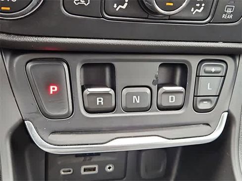 Used 2019 GMC Terrain SLT image 31