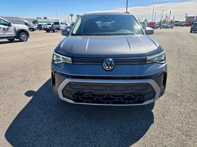 Used 2025 Volkswagen Taos SE AWD/4WD image 9