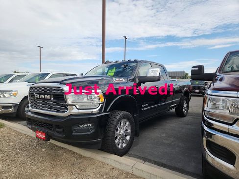 Used 2024 RAM 3500 Limited AWD/4WD image 3