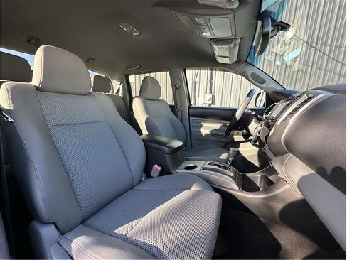 Used 2014 Toyota Tacoma 4x4 Double Cab image 4