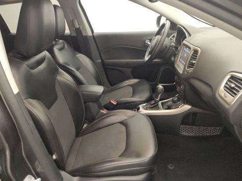 Used 2018 Jeep Compass Latitude w/ Popular Equipment Group AWD/4WD image 21