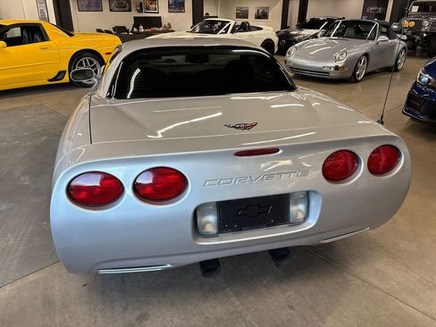 Used 2002 Chevrolet Corvette Z06 w/ Memory Pkg image 10