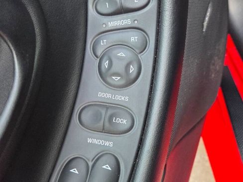 Used 2004 Chevrolet Corvette Convertible w/ Preferred Equipment Group image 8