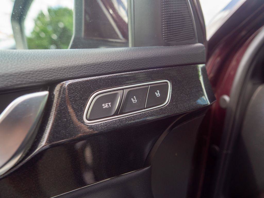 Used 2021 Hyundai Palisade Limited FWD image 19