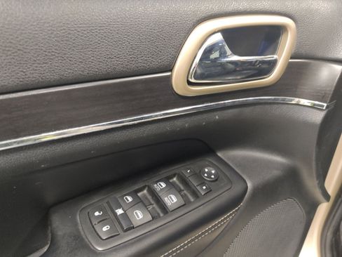 Used 2014 Jeep Grand Cherokee Limited image 27