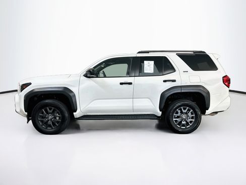 Used 2025 Toyota 4Runner SR5 AWD/4WD image 4