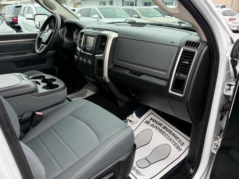 Used 2020 RAM 1500 Classic SLT image 12