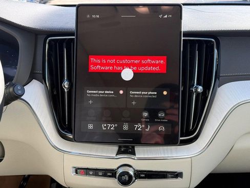 New 2026 Volvo XC60 T8 Ultra w/ Climate Package image 8