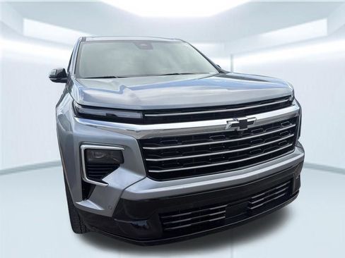 Used 2025 Chevrolet Traverse High Country w/ LPO, Cargo Package FWD image 6