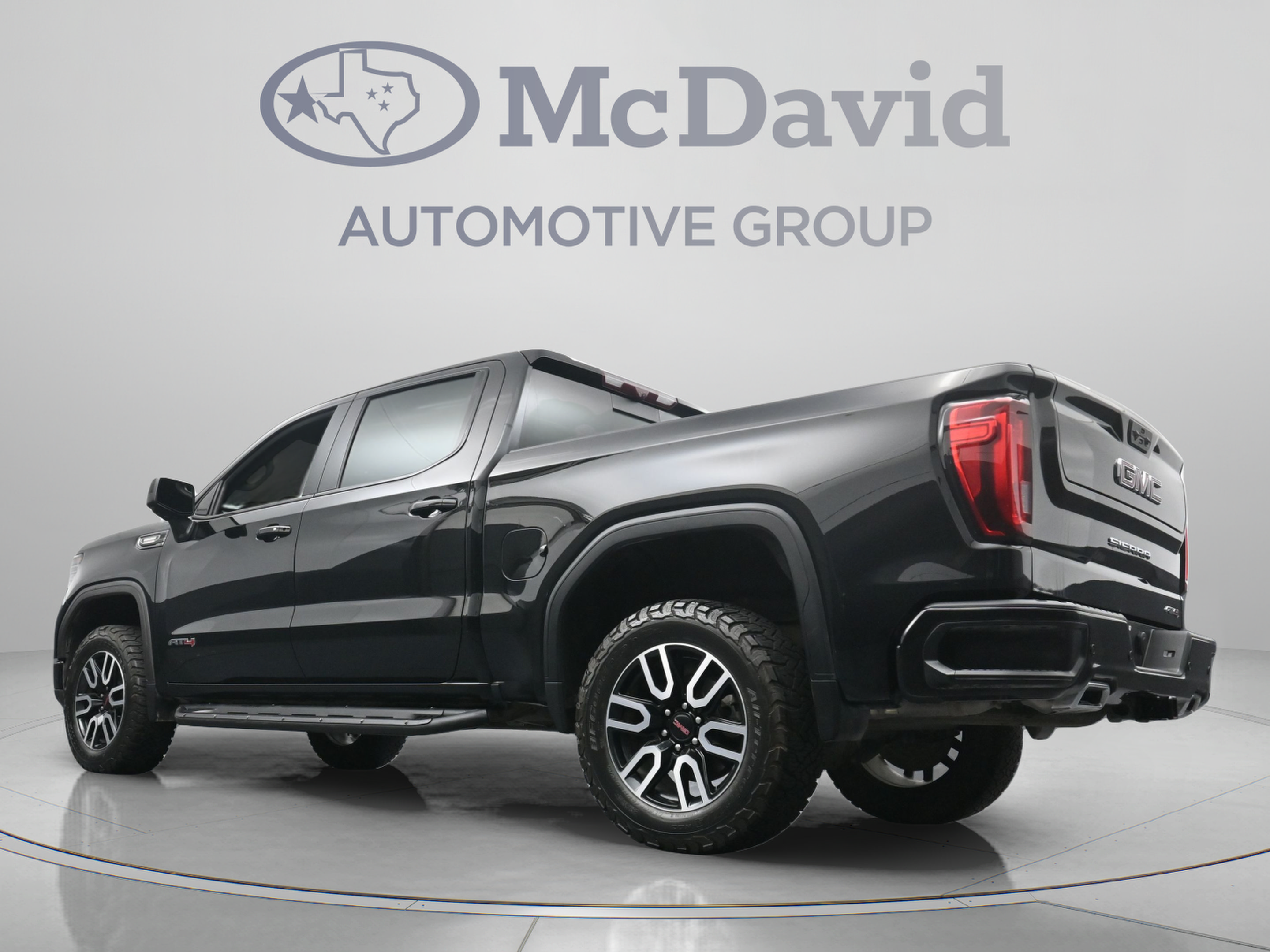 Used 2024 GMC Sierra 1500 AT4 w/ Technology Package AWD/4WD image 28