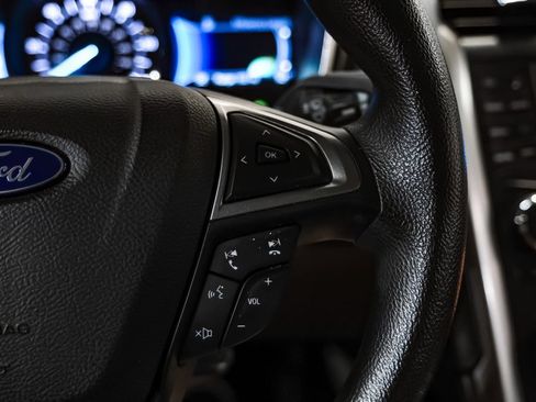 Used 2017 Ford Fusion SE FWD image 16