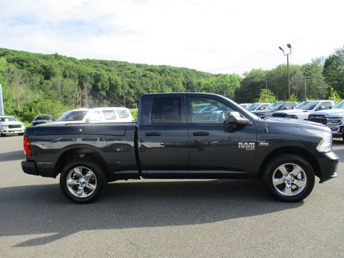 Used 2019 RAM 1500 Express w/ Express Value Package AWD/4WD image 4