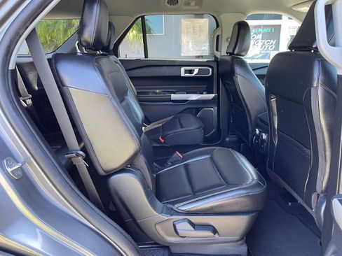 Used 2021 Ford Explorer XLT w/ Equipment Group 202A image 25