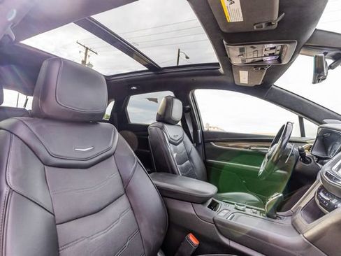 Used 2020 Cadillac XT5 Sportv w/ Platinum Package AWD/4WD image 18