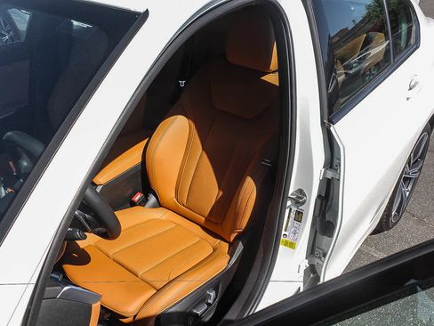 Used 2023 BMW 330i Sedan w/ Premium Package RWD image 31
