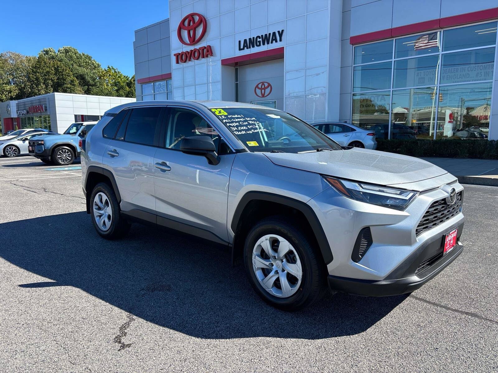 Used 2023 Toyota RAV4 LE AWD/4WD image 1