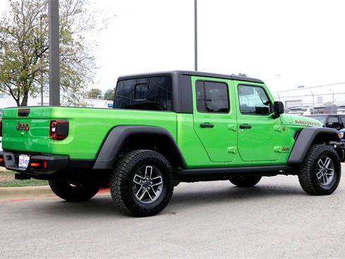 Used 2025 Jeep Gladiator Mojave image 5