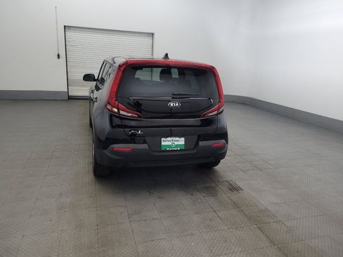 Used 2021 Kia Soul LX FWD image 6