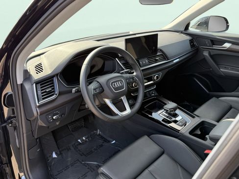 Used 2024 Audi Q5 e Premium w/ Convenience Package image 29