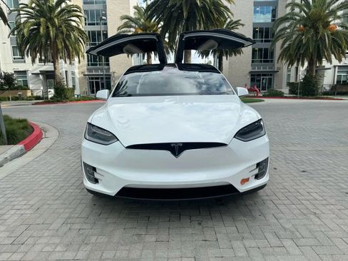 Used 2019 Tesla Model X Long Range AWD/4WD image 3