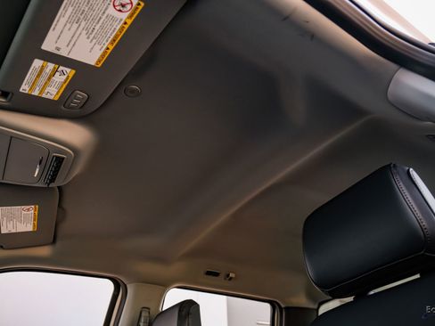 Used 2026 Ford F450 Lariat w/ FX4 Off-Road Package image 46