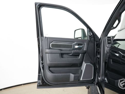 Used 2024 RAM 3500 Laramie w/ Night Edition image 13