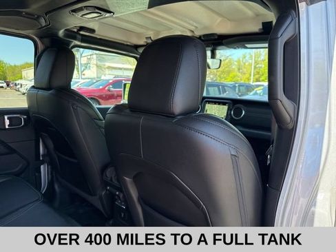 Used 2023 Jeep Wrangler Unlimited Sahara AWD/4WD image 27