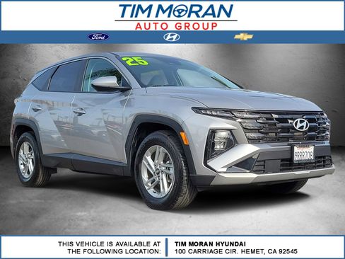 Certified 2025 Hyundai Tucson SE image 1