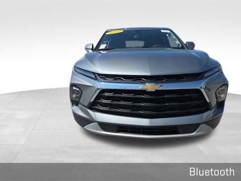 Used 2025 Chevrolet Blazer LT FWD image 3