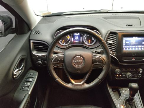 Used 2019 Jeep Cherokee Latitude Plus FWD image 22