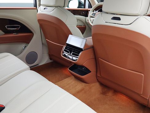 New 2025 Bentley Bentayga Extended Wheelbase image 38