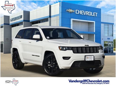 Used 2021 Jeep Grand Cherokee Laredo X image 1