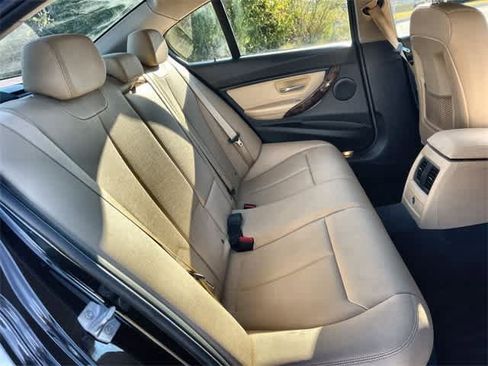 Used 2018 BMW 320i Sedan image 14
