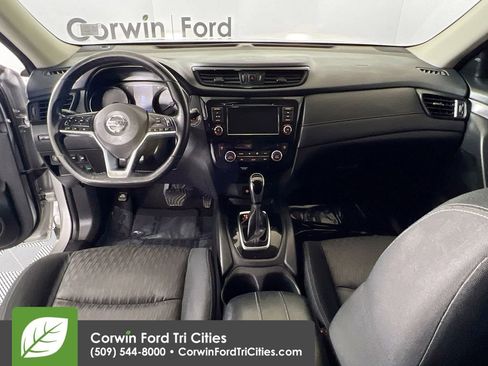 Used 2018 Nissan Rogue SV image 7