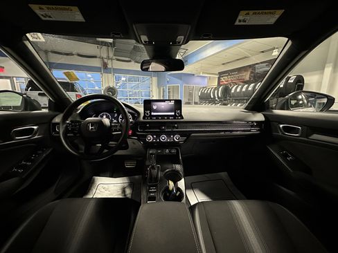 Used 2023 Honda Civic Sport image 17