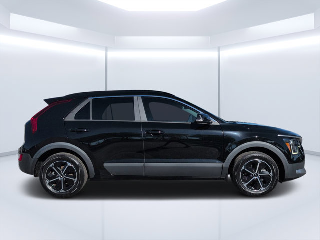 Used 2024 Kia Niro EX FWD image 2