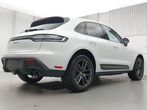 Used 2026 Porsche Macan AWD/4WD image 7