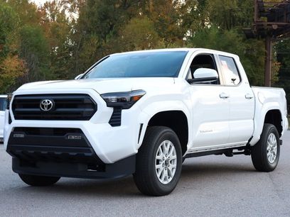 New 2025 Toyota Tacoma SR5