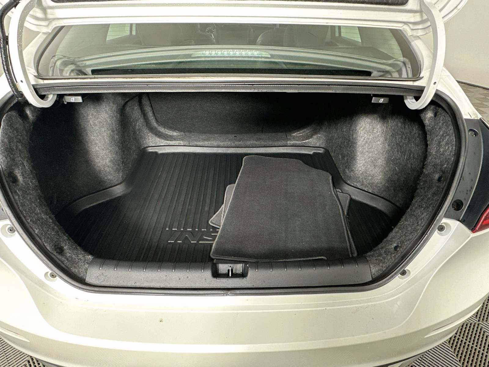 Used 2019 Honda Insight Touring image 26