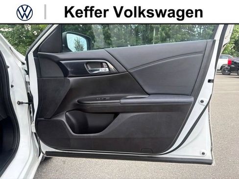 Used 2014 Honda Accord Sport image 32