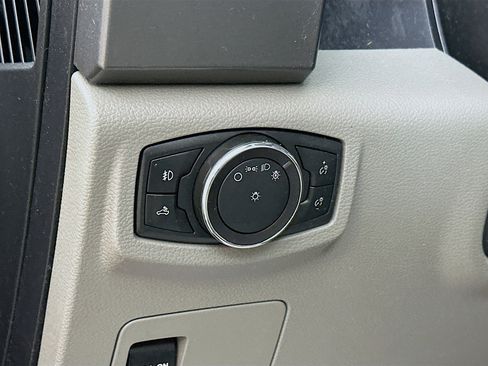 Used 2020 Ford F150 XLT w/ Trailer Tow Package image 10