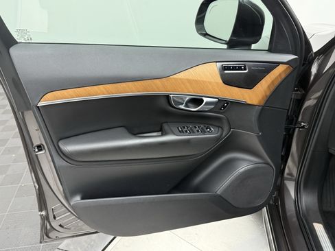 Used 2023 Volvo XC90 B6 Plus w/ Protection Package Premier AWD/4WD image 11